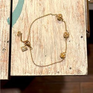 Like new Banana Republic gold & crystal bracelet